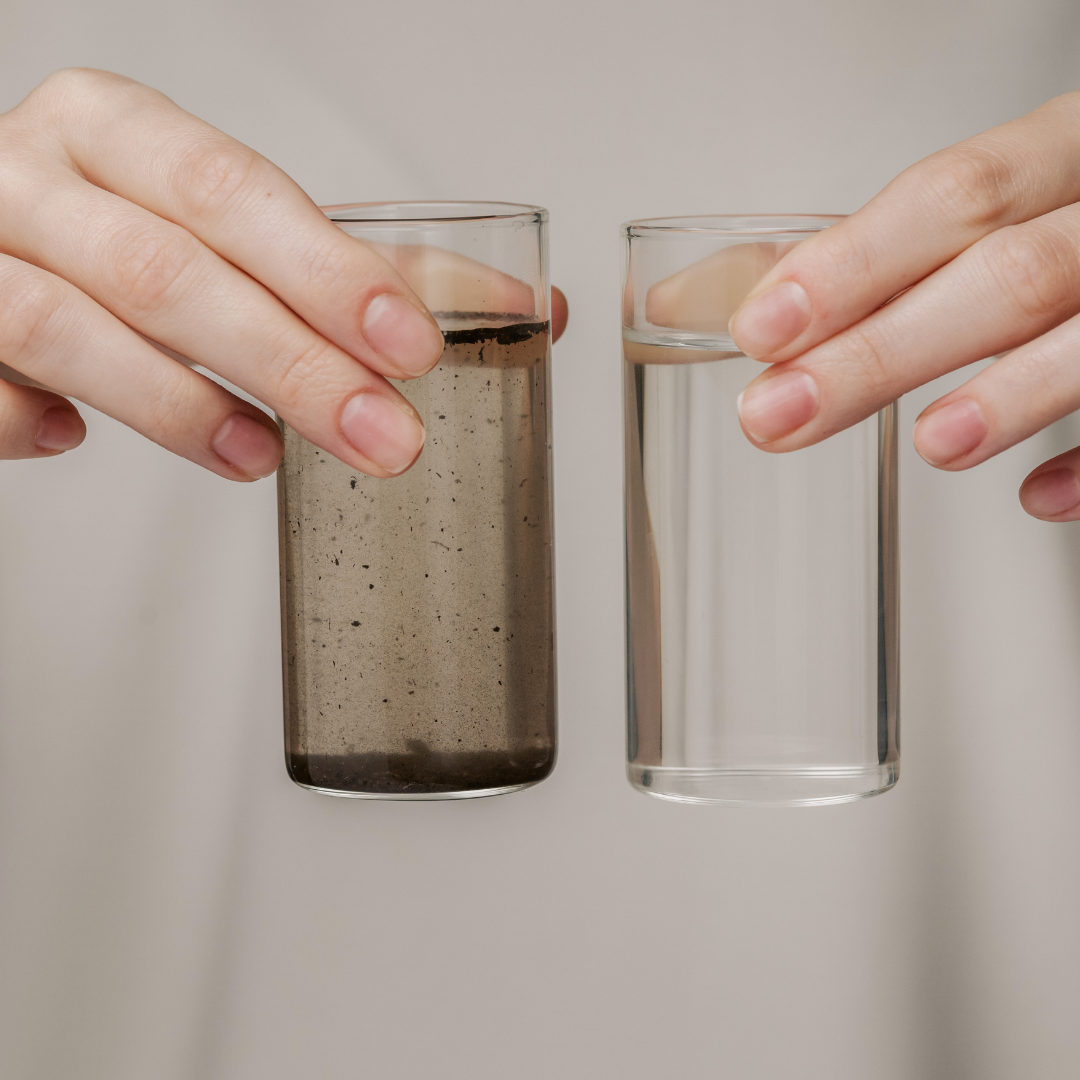 Image of a side-by-side comparison between dirty water and filtered clean water 